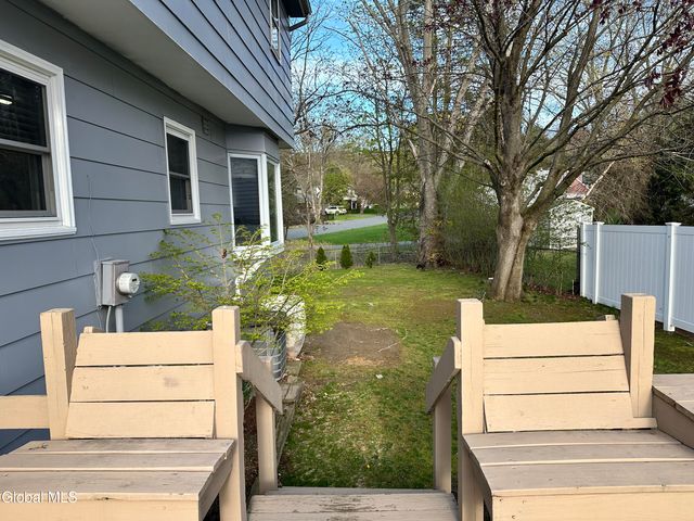 31 Point View Drive, East Greenbush, NY 12061