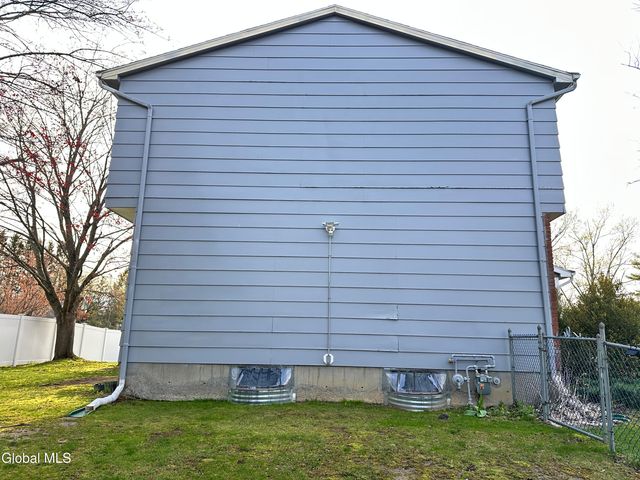 31 Point View Drive, East Greenbush, NY 12061