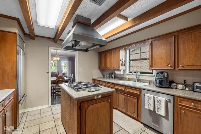 1821 Willow Point Drive, Shreveport, LA 71119
