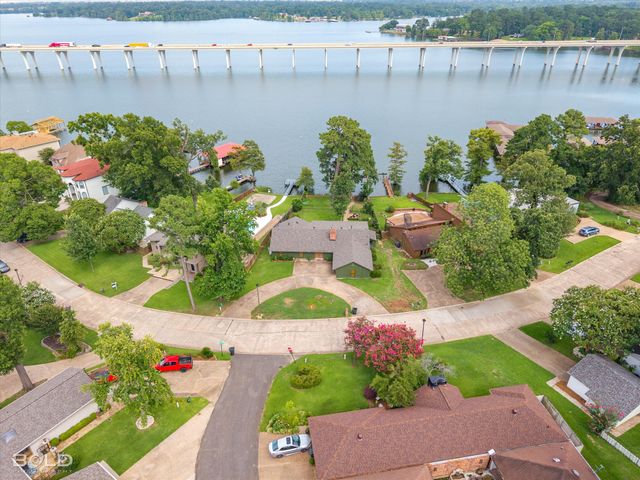 1821 Willow Point Drive, Shreveport, LA 71119