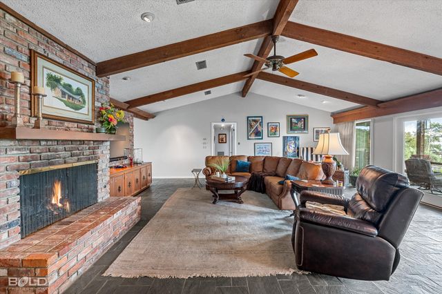 1821 Willow Point Drive, Shreveport, LA 71119
