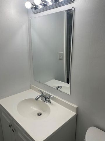 350 NE 58th St, Fort Lauderdale, FL 33334