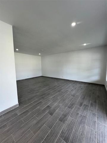 350 NE 58th St, Fort Lauderdale, FL 33334