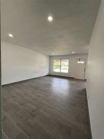 350 NE 58th St, Fort Lauderdale, FL 33334