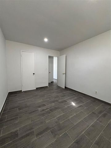 350 NE 58th St, Fort Lauderdale, FL 33334