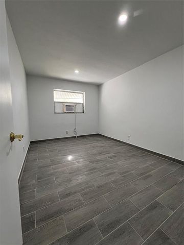 350 NE 58th St, Fort Lauderdale, FL 33334