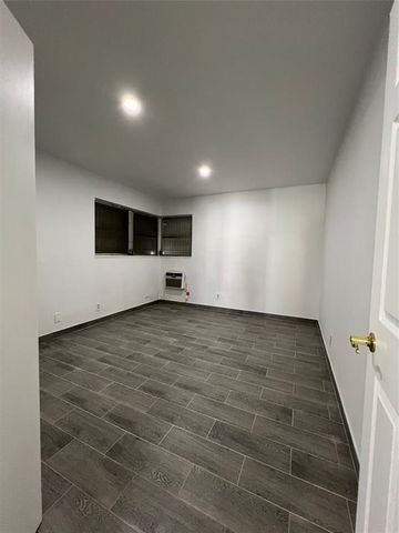 350 NE 58th St, Fort Lauderdale, FL 33334