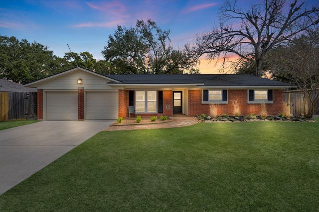 2405 Jacquelyn Drive, Pearland, TX 77581