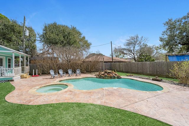 2405 Jacquelyn Drive, Pearland, TX 77581