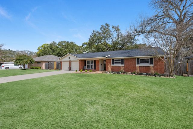2405 Jacquelyn Drive, Pearland, TX 77581