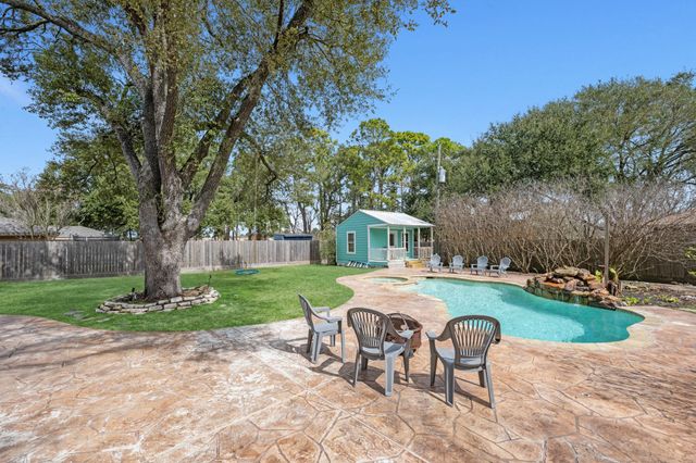 2405 Jacquelyn Drive, Pearland, TX 77581