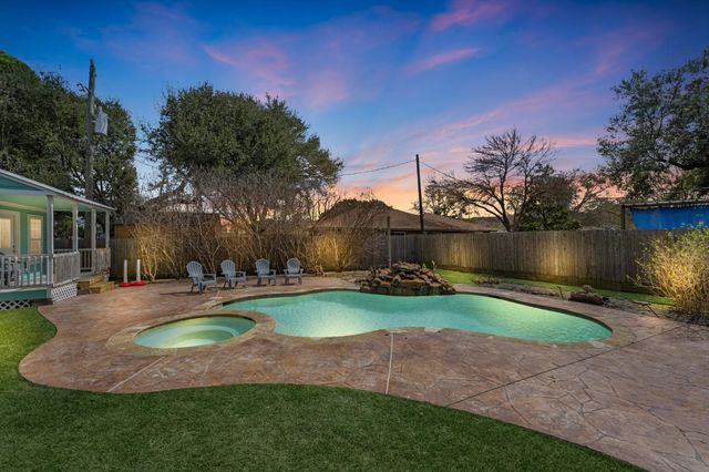 2405 Jacquelyn Drive, Pearland, TX 77581