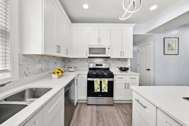 3039 S Kolin Avenue, Chicago, IL 60623
