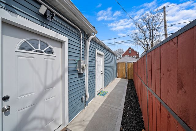 3039 S Kolin Avenue, Chicago, IL 60623