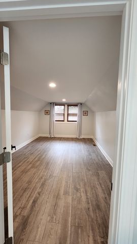 3039 S Kolin Avenue, Chicago, IL 60623