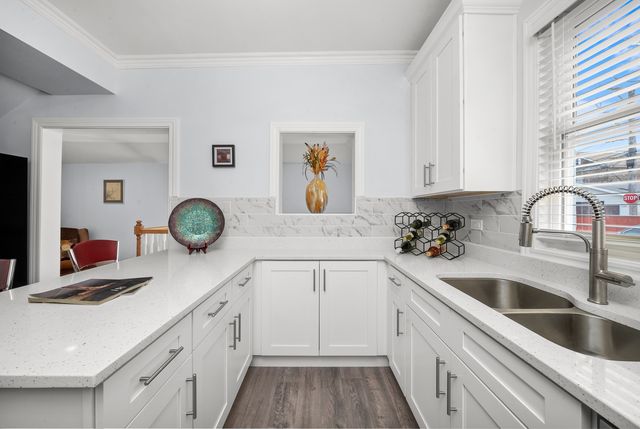 3039 S Kolin Avenue, Chicago, IL 60623
