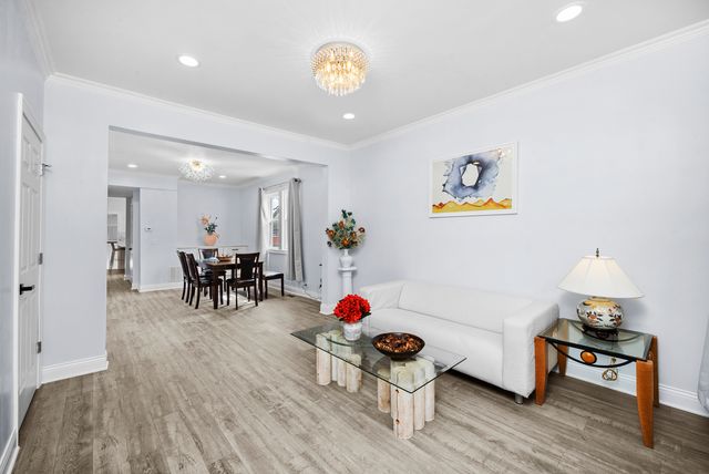 3039 S Kolin Avenue, Chicago, IL 60623