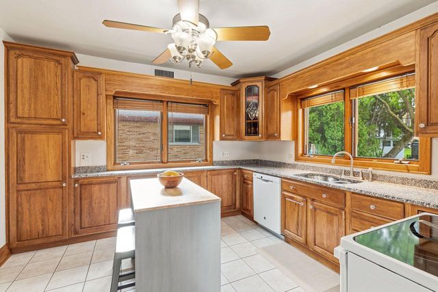 8011 Jackson Park BOULEVARD, Wauwatosa, WI 53213