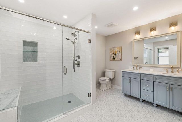 8011 Jackson Park BOULEVARD, Wauwatosa, WI 53213