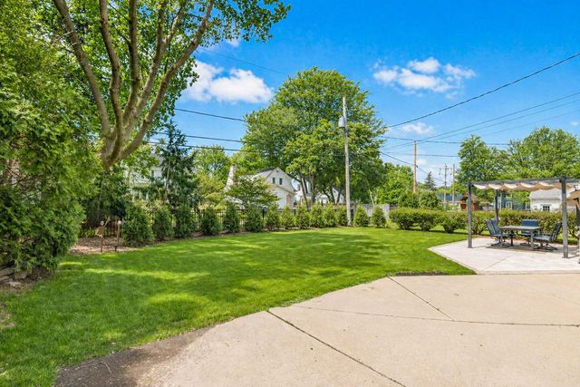 8011 Jackson Park BOULEVARD, Wauwatosa, WI 53213