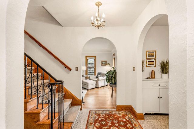 8011 Jackson Park BOULEVARD, Wauwatosa, WI 53213