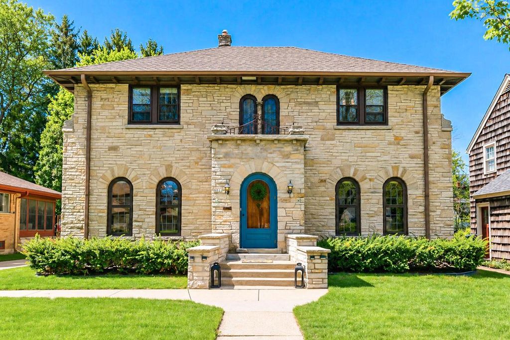 8011 Jackson Park BOULEVARD, Wauwatosa, WI 53213
