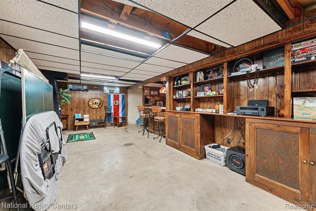 4771 Hatchery Road, Waterford, MI 48329