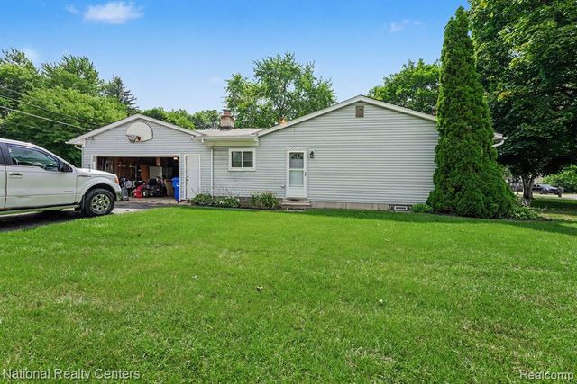4771 Hatchery Road, Waterford, MI 48329