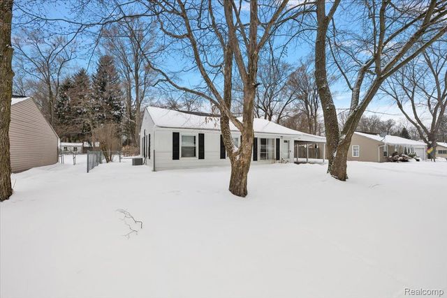 2657 Walnut Road, Auburn Hills, MI 48326