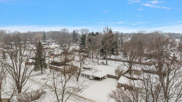 2657 Walnut Road, Auburn Hills, MI 48326