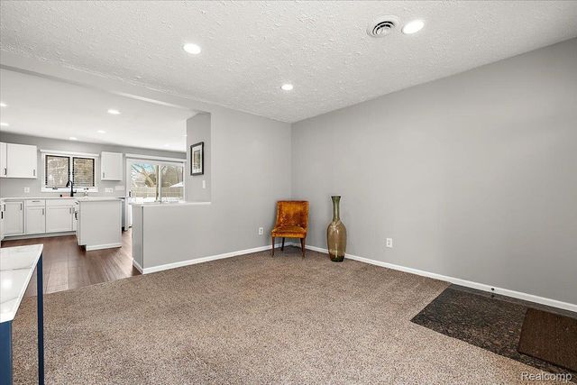 2657 Walnut Road, Auburn Hills, MI 48326