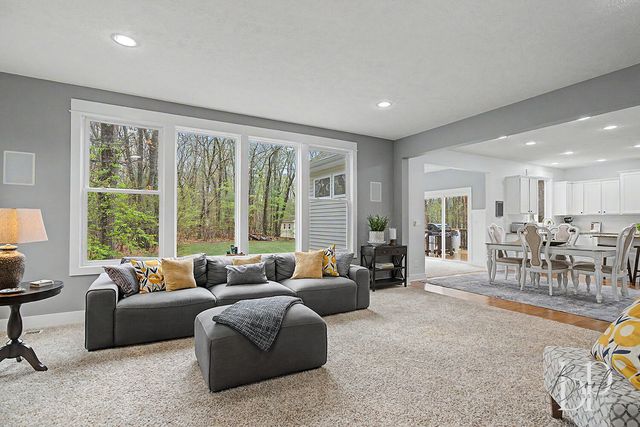 14282 Mackinaw Trail, Grand Haven, MI 49417