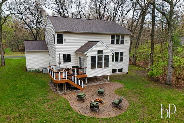 14282 Mackinaw Trail, Grand Haven, MI 49417