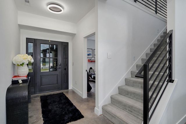 1527 N Edgemont Circle, Springfield, MO 65802