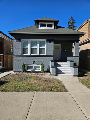 8548 S Essex Avenue, Chicago, IL 60617