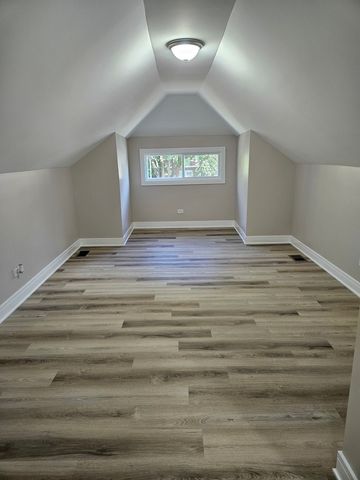 8548 S Essex Avenue, Chicago, IL 60617