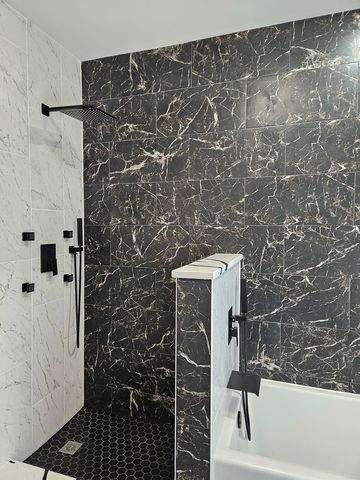 8548 S Essex Avenue, Chicago, IL 60617