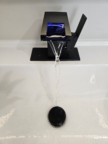 8548 S Essex Avenue, Chicago, IL 60617