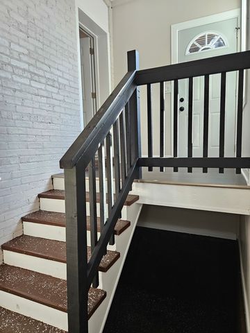 8548 S Essex Avenue, Chicago, IL 60617