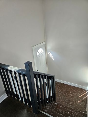 8548 S Essex Avenue, Chicago, IL 60617