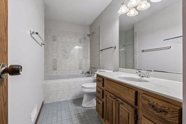 16370 Division Street, Lakeland, MN 55043
