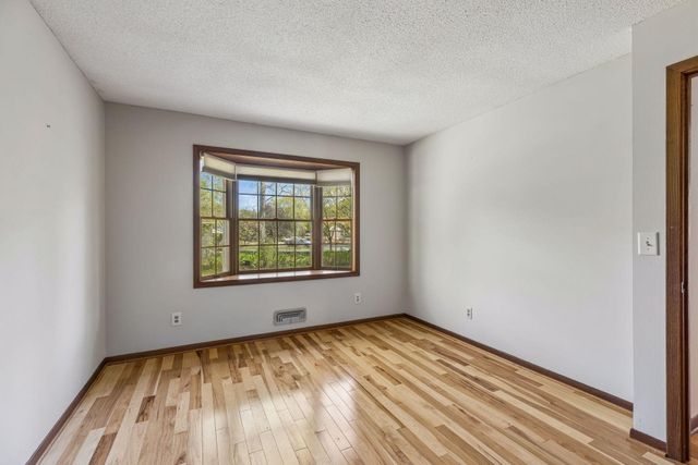 16370 Division Street, Lakeland, MN 55043