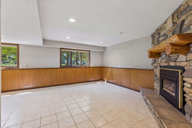 16370 Division Street, Lakeland, MN 55043