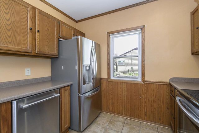 700 Chicago AVENUE, Waukesha, WI 53188