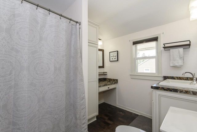 700 Chicago AVENUE, Waukesha, WI 53188