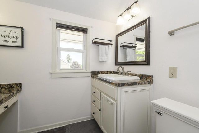 700 Chicago AVENUE, Waukesha, WI 53188