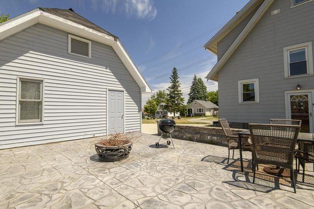 700 Chicago AVENUE, Waukesha, WI 53188