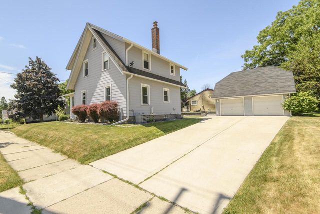 700 Chicago AVENUE, Waukesha, WI 53188