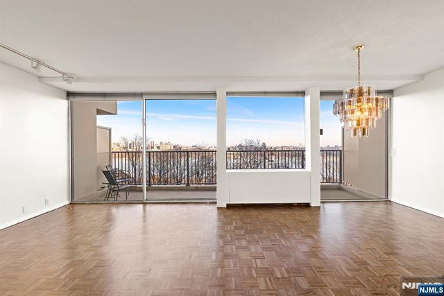 3 Horizon G-11, Fort Lee, NJ 07024