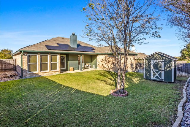 9221 Alyssa Drive, White Settlement, TX 76108